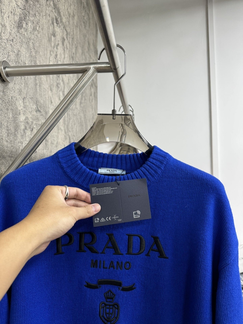 Pra*a sweater